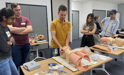 UQ medical students get hands-on training as part of the Central Queensland and Wide Bay Regional Medical Pathway. UQ medical students get hands-on training as part of the Central Queensland and Wide Bay Regional Medical Pathway.
